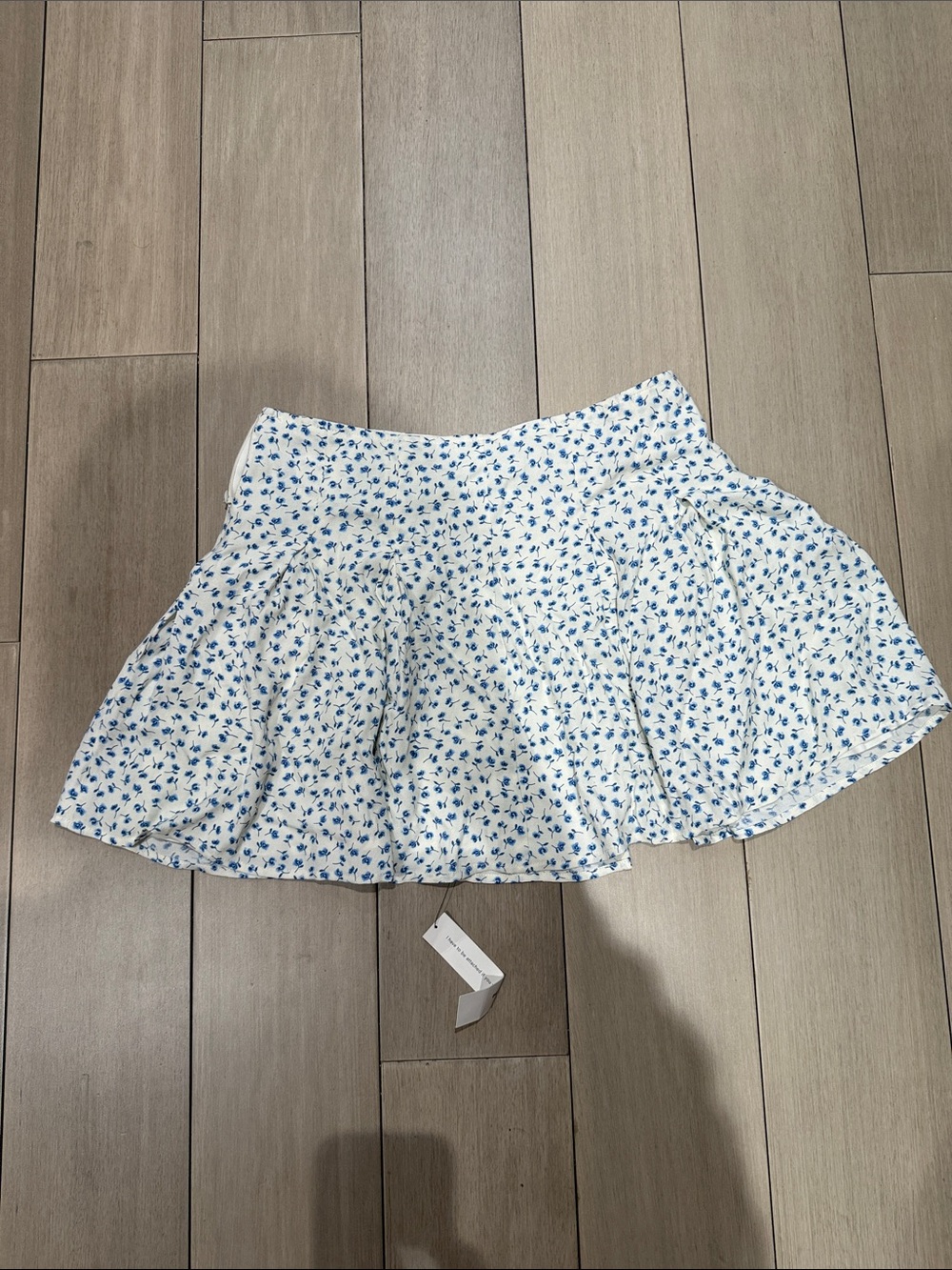 Reformation Jeanne skirt-Hanna Women’s White Floral Mini Skirt with Blue Print